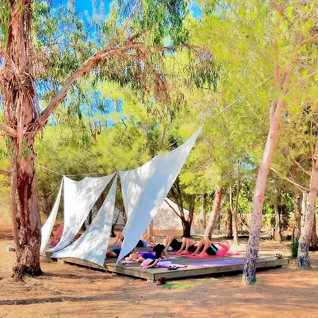 Glamping On Organic Yoga Farm With Natural Swimming Pool Near Tente de luxe *