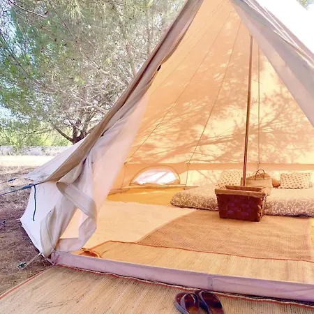 Glamping On Organic Yoga Farm With Natural Swimming Pool Near ラグジュアリーテント モンカラパッショ
